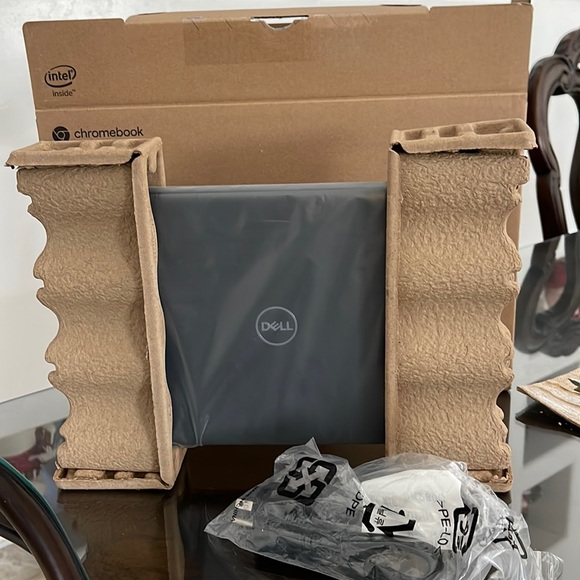 Dell Chromebook - Picture 1 of 4